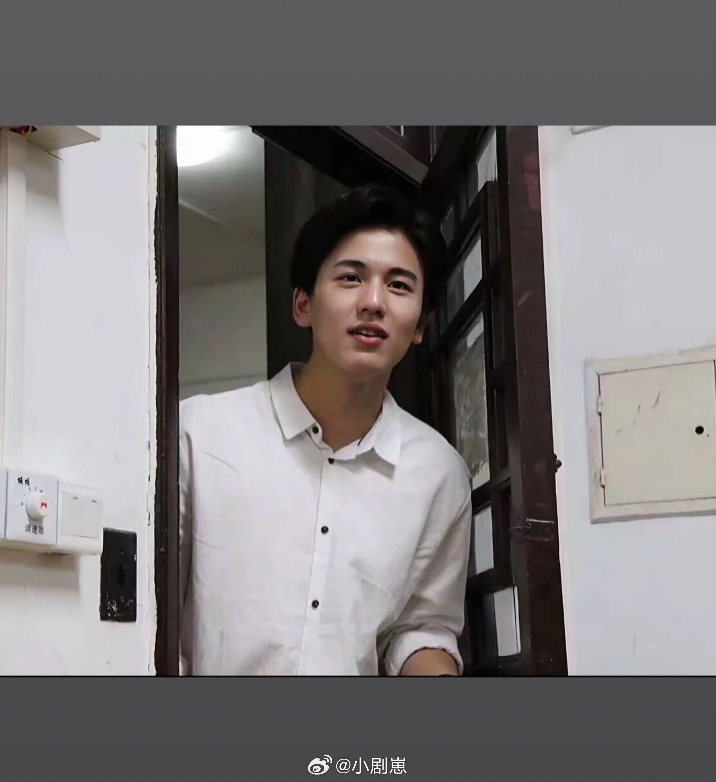 张凌赫张凌赫素颜素人时期200斤的家玮有点想追张凌赫‖