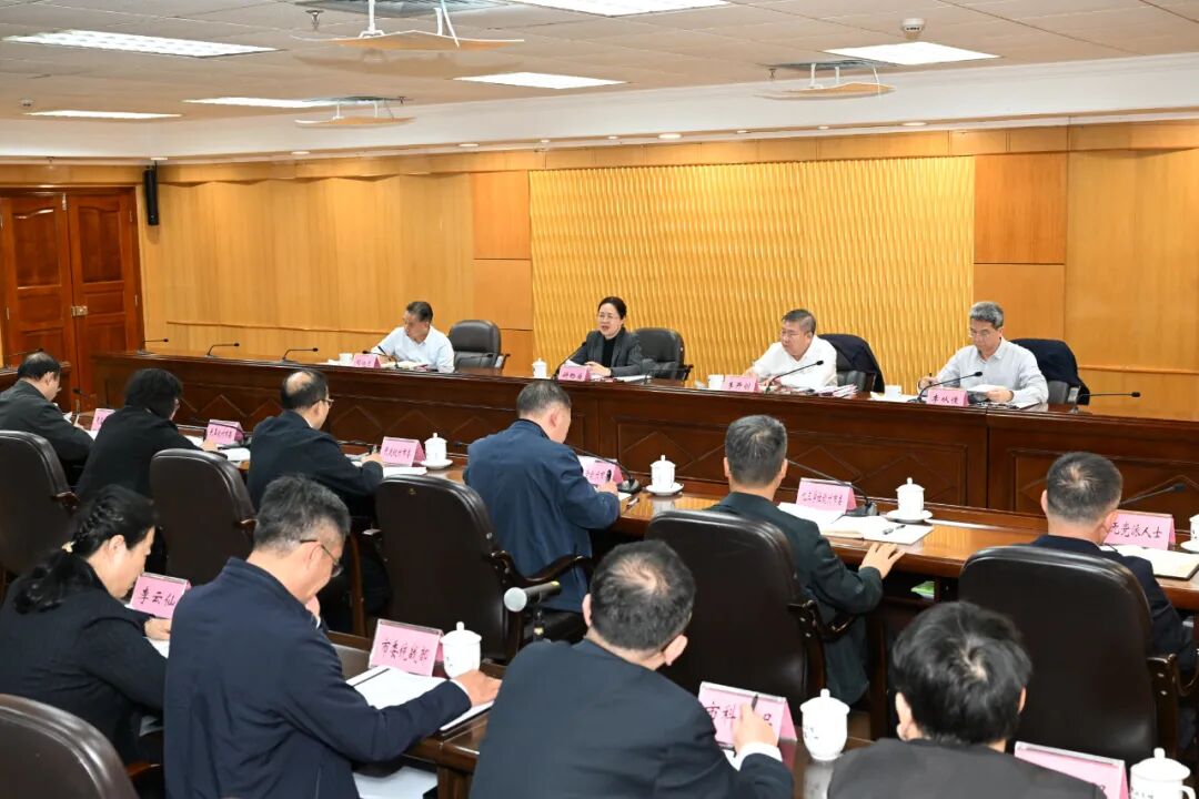 钟畅姿主持召开推动钦州“十五五”时期经济社会高质量发展专题协商座谈会