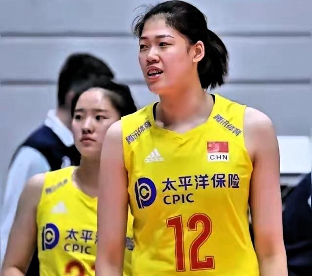 李盈莹能否出战女排亚锦赛？这是我们广大球迷十分关心的事，伤势未愈，请给她更多耐