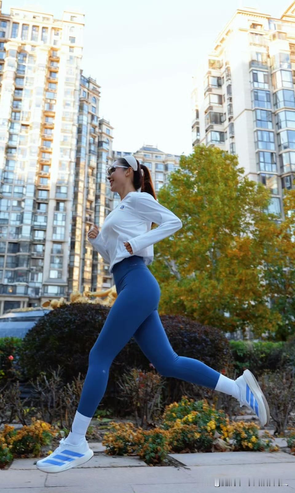 跑步久了，你会发现最重要的不是瘦。刚开始跑步的时候，我和很多人一样盯着体重秤上