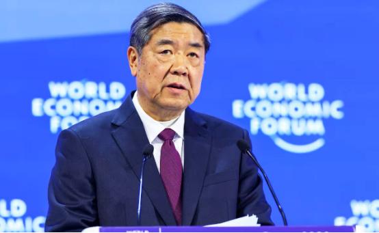 瑞士有多么重视中国？ 当达沃斯的雪山映衬着中国红，瑞士联邦主席帕姆兰亲自会见