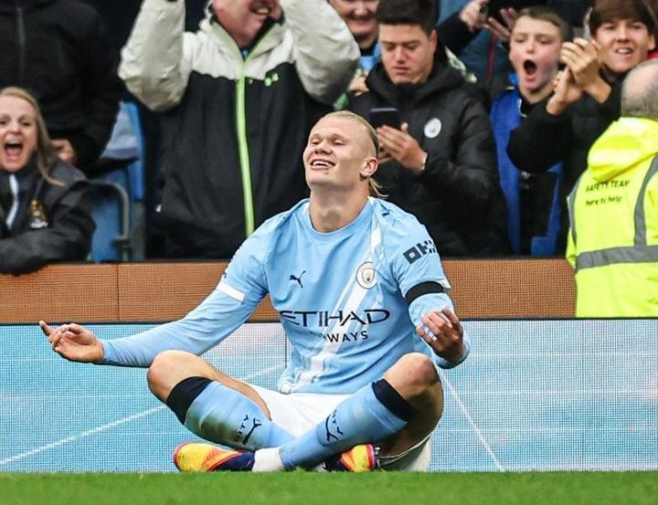 很多人认为世界杯年哈兰德获得金球奖的概率会非常小！如果曼城3冠王哈兰德金靴，哈兰