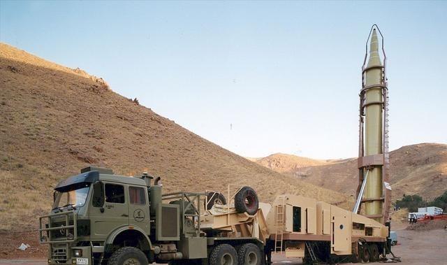 伊朗有点聪明，逐渐抛弃了固定式导弹发射井或者发射架，因为伊朗导弹一升空，美国就可