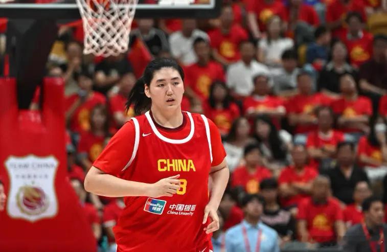 中国女篮56分狂胜国际联队：张子宇21+6陈明伶15分12人全得分北京时间2月