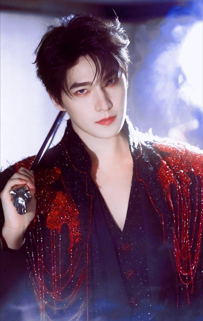 1.杨洋章若楠《雨霖铃》暂定于今年5月开播。2.周翊然跟包上恩合作的那部《江湖