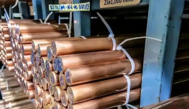 美国这次彻底蒙了，最近美国大量存积了铜，把铜价炒上天去了，中国也不打算惯着美国，