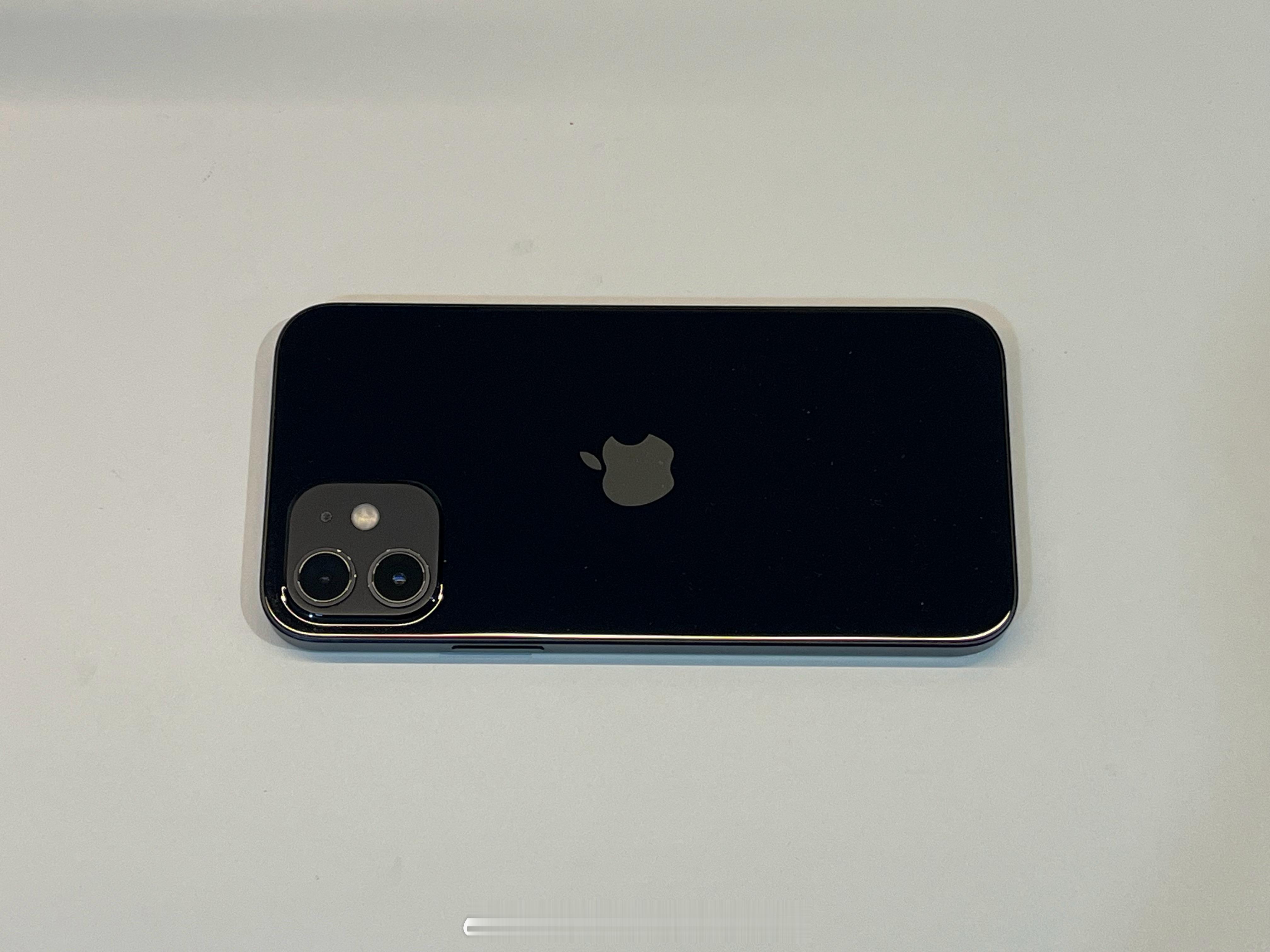 随缘出一台自用国行iPhone12。黑色，128GB存储空间，电池健康度73%