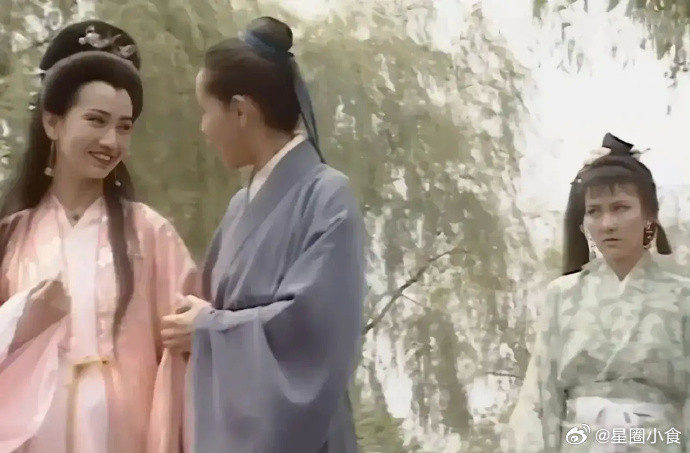 《新白娘子传奇》中小青的表情：像极了你看到你的闺蜜恋爱脑时