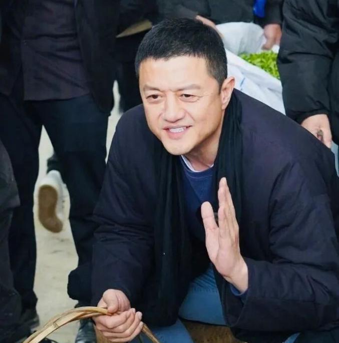 没钱就享受不了老夫少妻！李亚鹏给所有男人提了个醒，你可以不年轻，也可以长得不帅