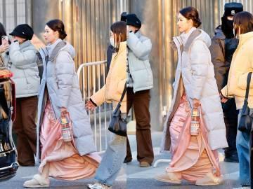 王玉雯春晚彩排优雅下车瞧瞧王玉雯春晚第四次联排的路透，优雅下车那画面太养眼了！