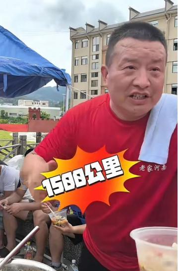 风向变了！2025年6月28日，带着6000份烩面，从河南洛阳远赴贵州榕江的大哥