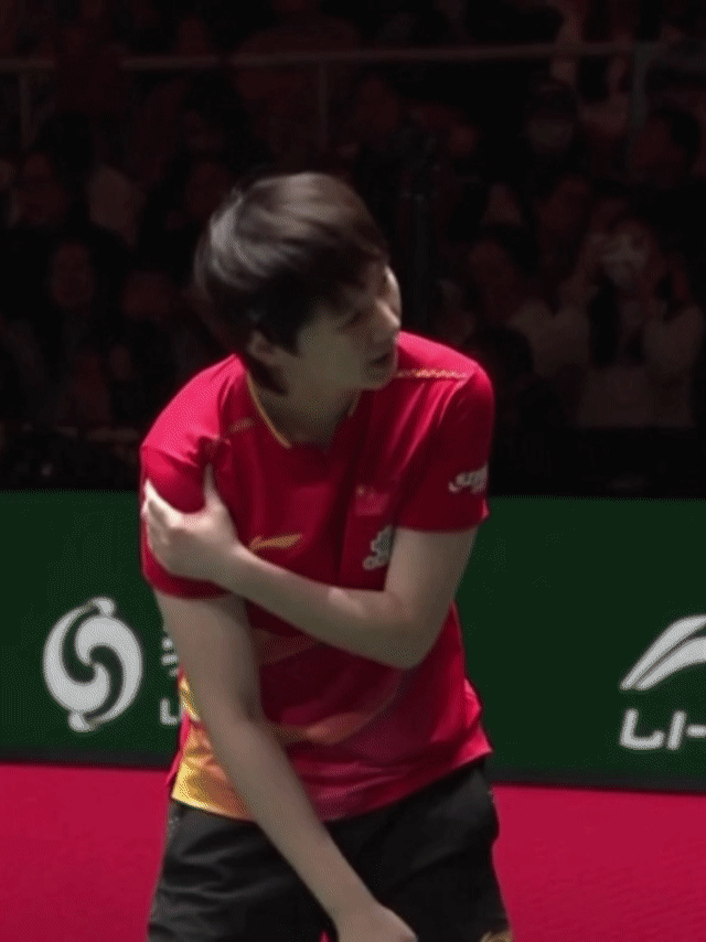 王曼昱谈及身体状况只有坚持为祖国荣誉而战，她受伤还在坚持上场比赛她没有说过一句，