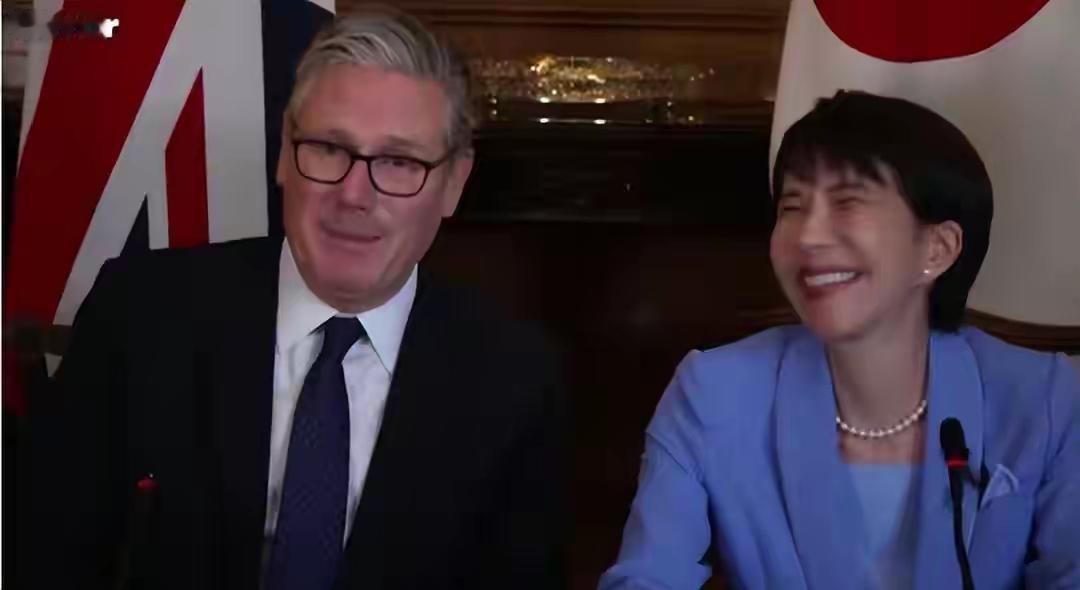 英国首相斯塔默宣布辞职，最大的输家可能是高市早苗，因为就在数日前，她才刚刚到访英