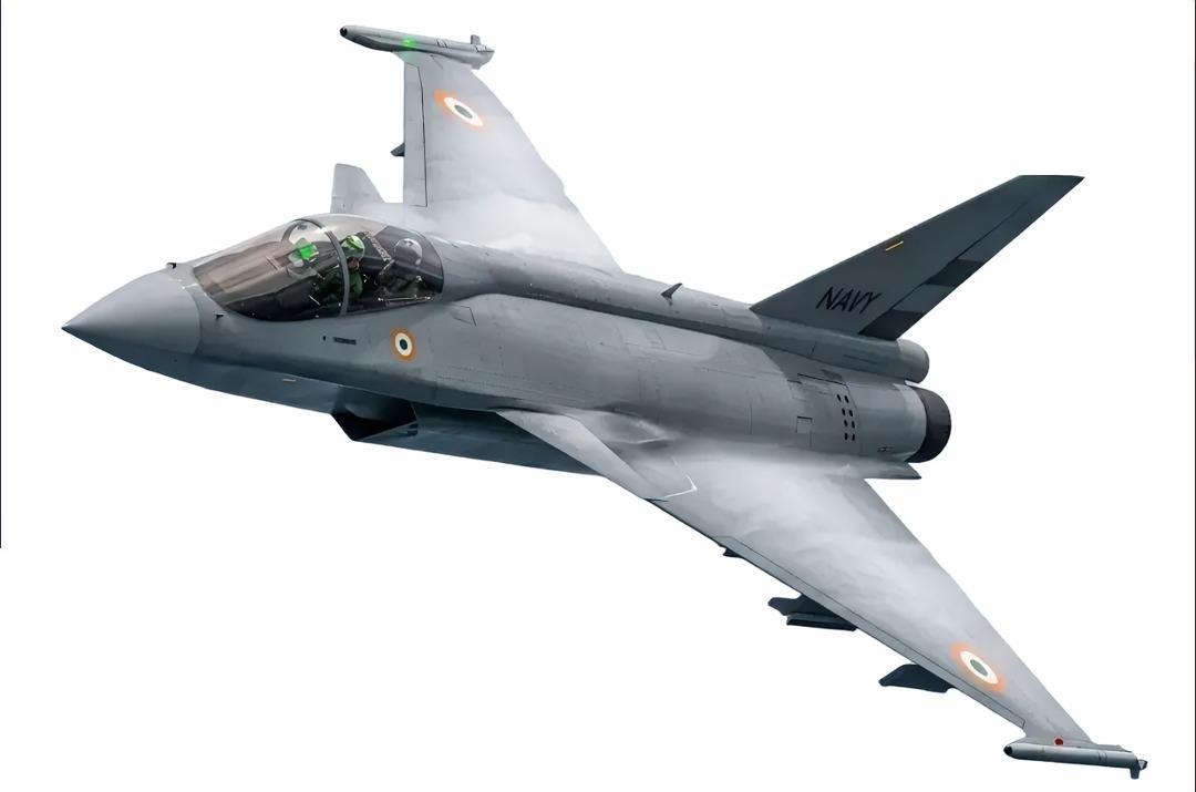 印度新一代的舰载战斗机概念效果图曝光了，是一款双发舰载机，看这个样子蓝本怕是印度
