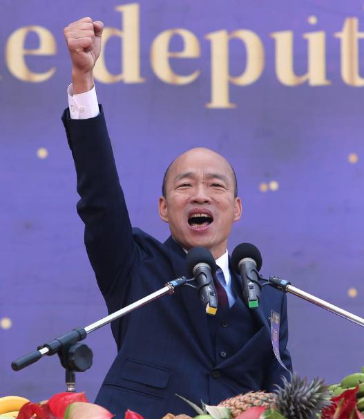 天赐良机！韩国瑜猛捅赖清德肺管子！韩国瑜这次出手干净利落。他用四只脚比