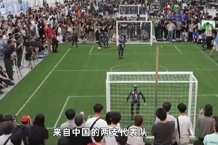2006年夏天，一部名为《中国队勇夺世界杯》的恶搞短片席卷中文互联网。片中，国足