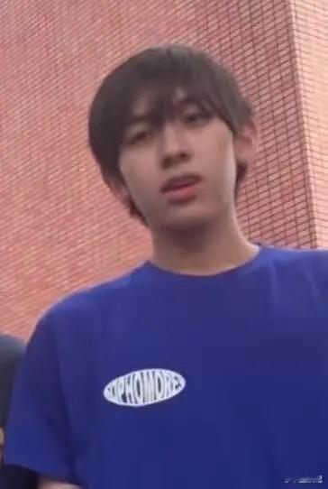 kimi现在真的好像妈妈啊，跟妈妈一模一样