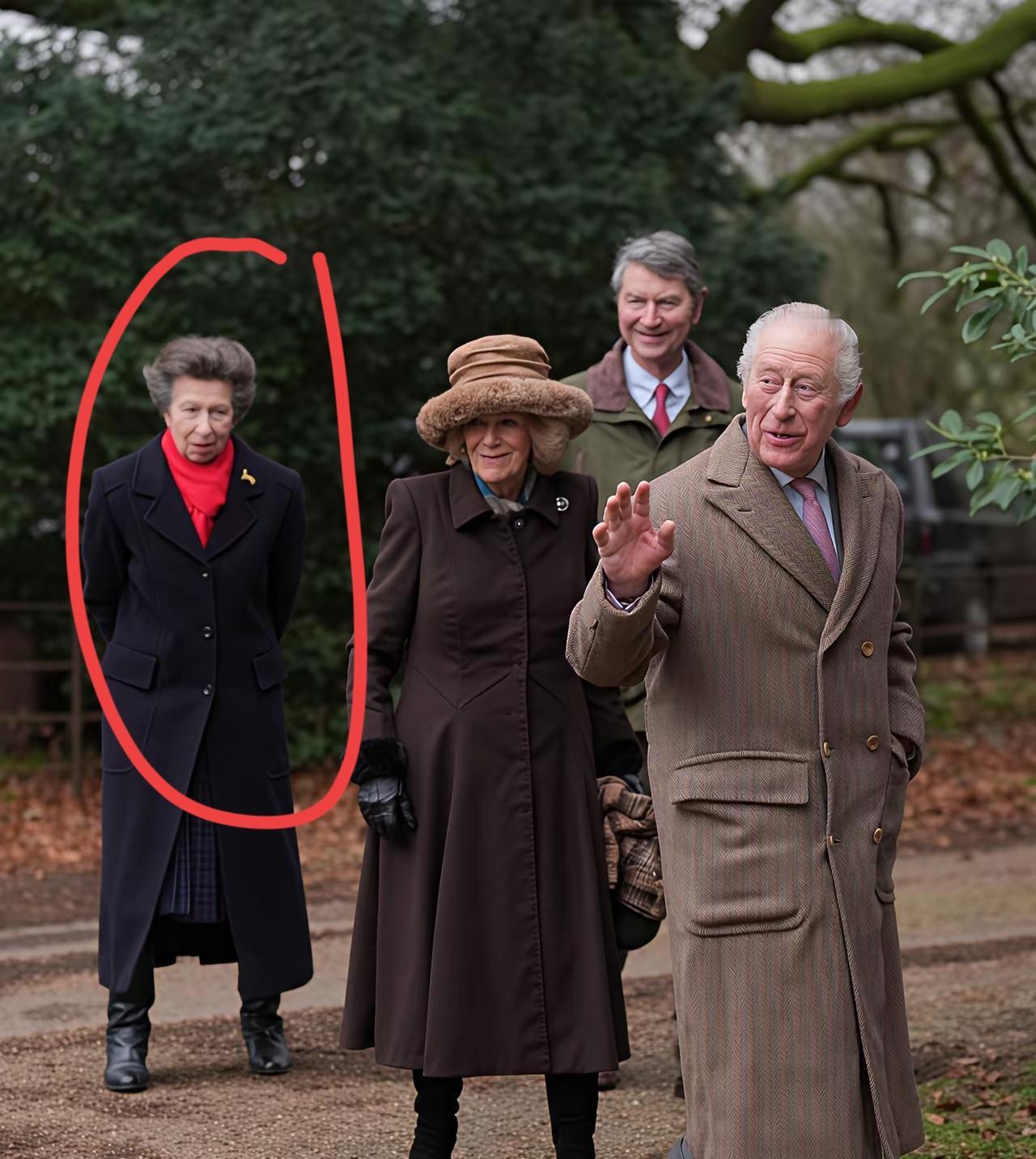 安妮公主也无奈，为了哥哥查尔斯，她只得配合卡米拉！为何？她一直不喜这个嫂子！