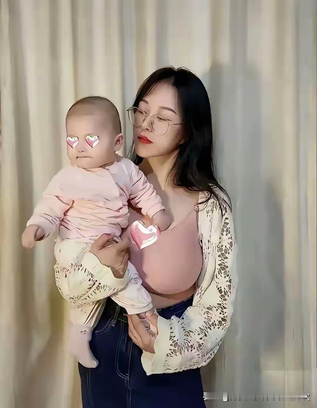 辛辛苦苦，挨着老板的骂，耗着自己的命，出门打工，拼命赚钱，就是为了这俩[比心][