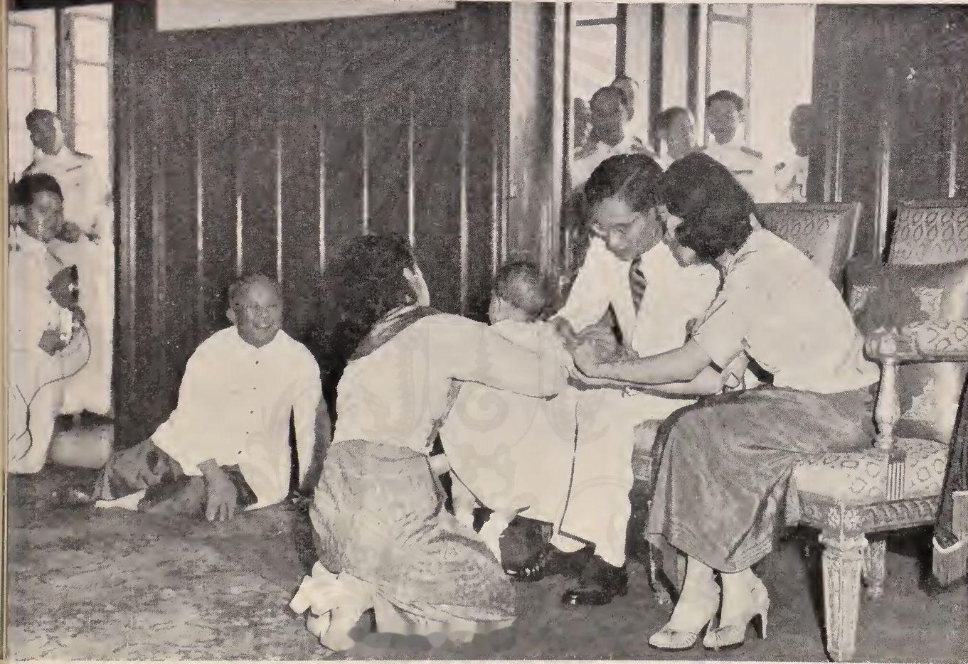 王室王室泰国王室暹罗往事老照片：红唇姐她爹纳卡特拉，在1953年6月7日他的火