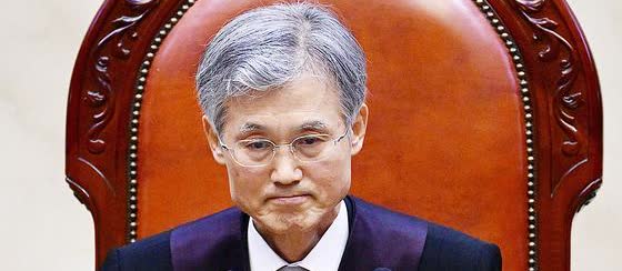 【韩国司法改革争执加剧，执政党要逼迫最高法院院长下台】围绕是否要设立特别法庭审判