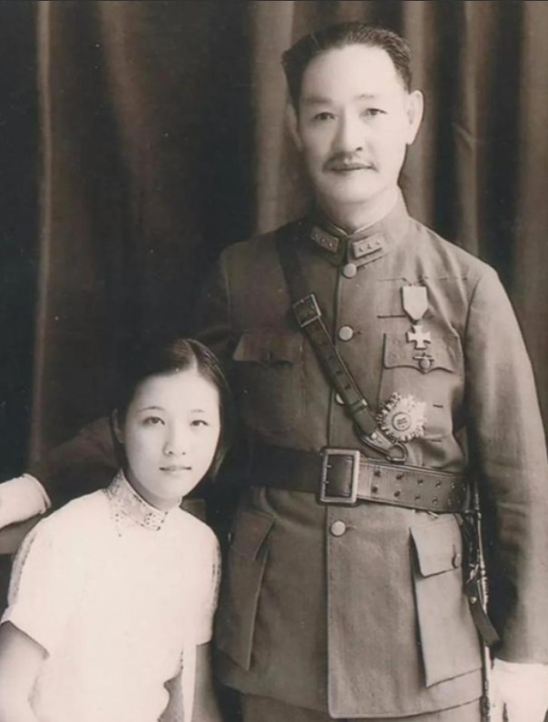 1936年，17岁少女被父亲强迫嫁给54岁并且结过三次婚的男人，少女始终不依，并