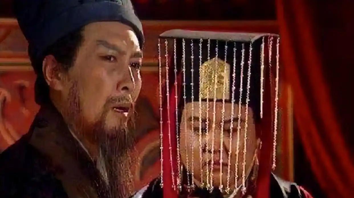 公元234年诸葛亮去世，后主刘禅悲痛欲绝，刘禅亲自为诸葛亮披麻戴孝三天，并下令全