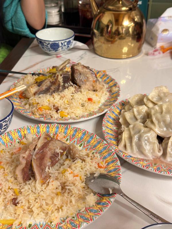 新疆是受伊朗古文明（波斯）影响最深的地方之一，新疆人为什么叫洋葱为皮牙子？因为波