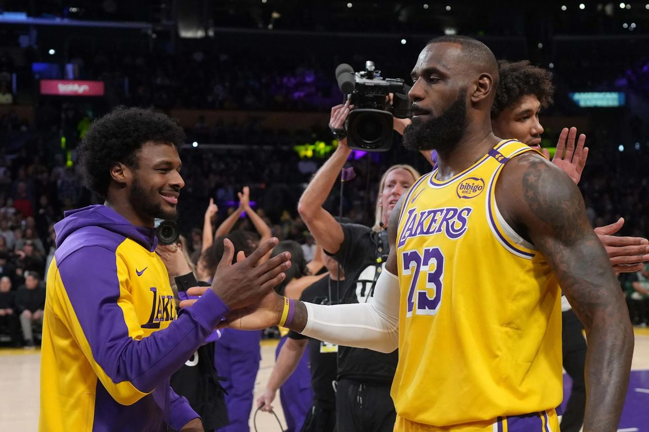 布朗尼是NBA二代中的楷模，为什么还有这么多人喷他！球迷和媒体经常会用放大镜