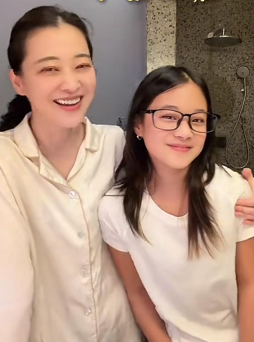 基因真是门玄学！生孩子跟开盲盒一样。不到出生那一刻，都不知道孩子像谁。同样是