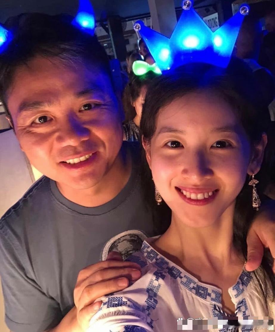 我以为章泽天很“高智感”，但看完访谈不一样！她不出来晃悠的时候我以为她在国外搞什