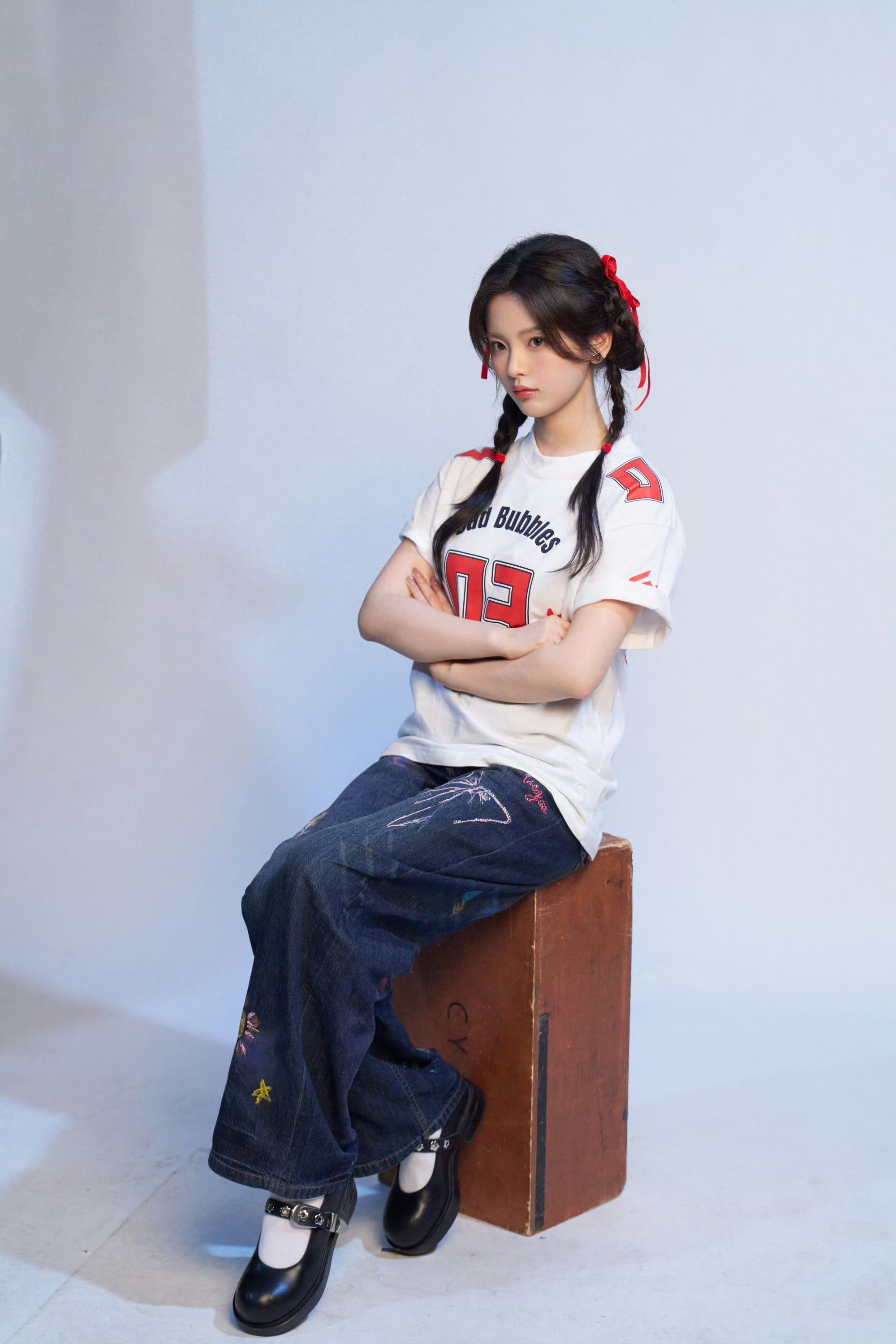 杨超越锦鲤妹妹：俏皮灵动的小姑娘