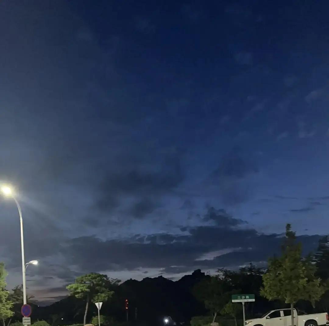 2999羽绒服，值不值？我试了30天刚拿到手像背了个暖水袋，充绒量220g