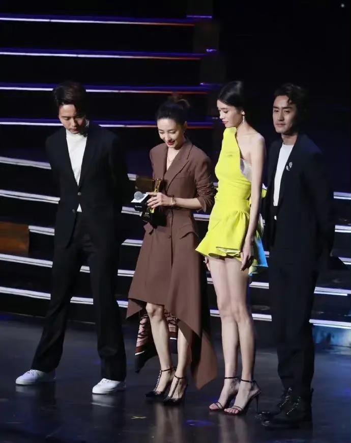 别说女明星了，就是男明星跟奚梦瑶站在一起也有压力吧！