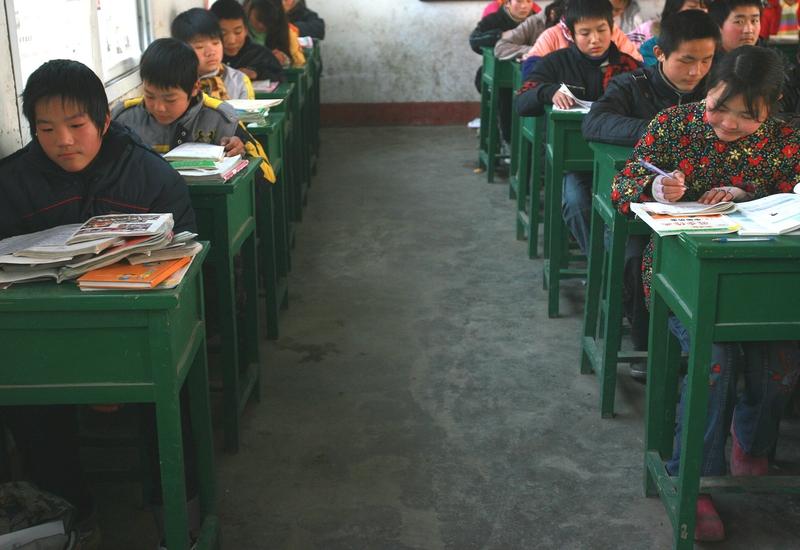 昨天下午全体教师会，我们几个数学老师都被点名批评了。因为从七年级到九年级，六个