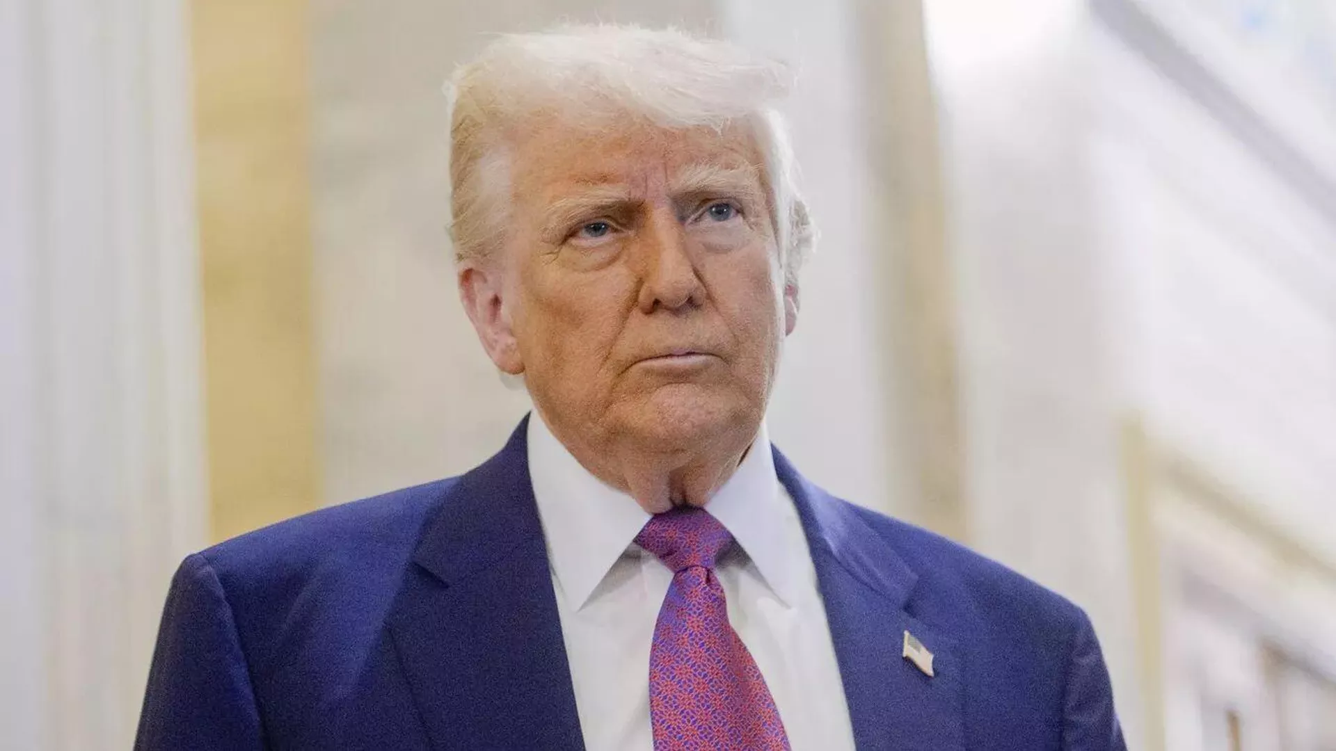 G7峰会特朗普提前离场，临走之前，他当着其他领导人的面，突然说了一句，想让中国加
