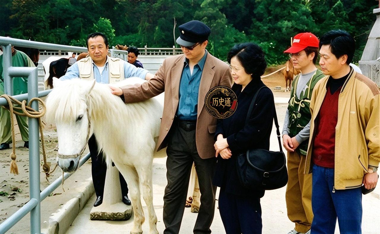 八六版《西游记》里，白龙马本是西海龙王三太子，化身白马随唐僧西行，戏文里何等神骏