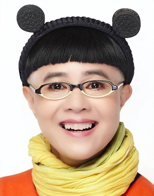 “金龟子”刘纯燕退休了为啥不换发型？金龟子刘纯燕（常被误写成刘春燕），她201