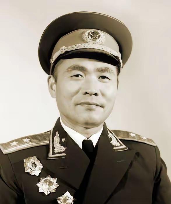 1950年，第十军军长杜义德进军大西南，这天他正在开会，突然传来噩耗，简阳的土匪