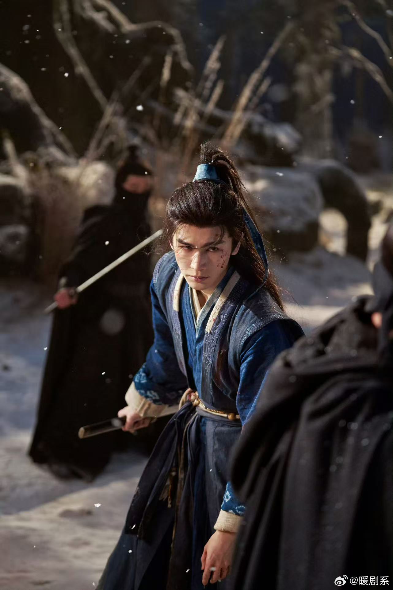 张凌赫这段的偏执阴湿感看到张凌赫那段直接被他惊到，偏执带着疯劲儿的阴湿感演得太