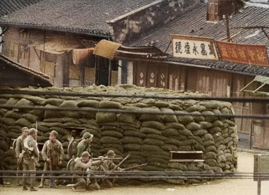 抗战时期的中国童子军，本该不负韶华、无忧无虑的年纪，却扛起钢枪以身许国。