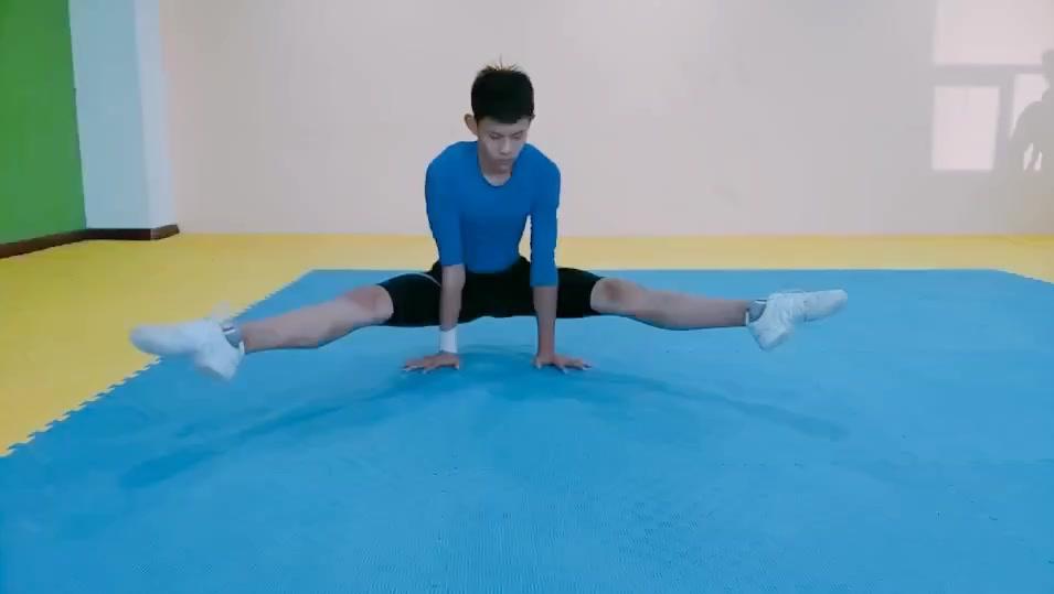 残酷舞蹈课,星学院美眉魔鬼训练开始(下)