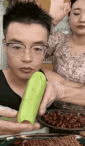 看了很多吃播的一口吞，总感觉莫名其妙，他们为什么能一口吞咽下去那么大那么多的食物