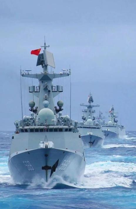 总有人说台海战争，要是美国敢插手，他们就必输，但这个观点很明显是错的，要是中国在