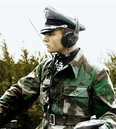 1944年，马克斯·温舍被盟军俘虏。令人意外的是，这位身高1米88的英俊军官因其