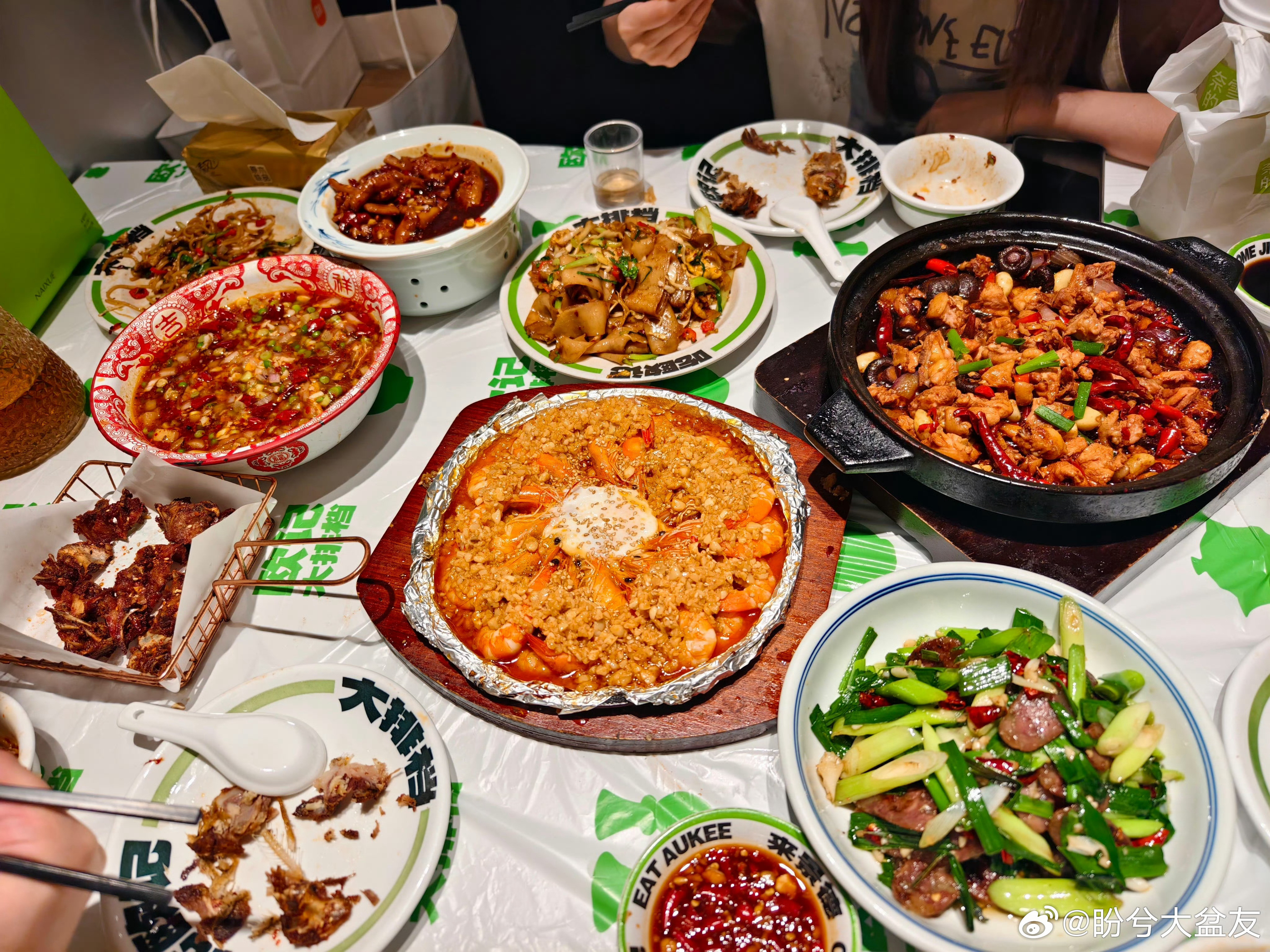 江西小炒的含金量还在不断上升每次吃完江西菜嘴巴都是肿的，但是真的好香！
