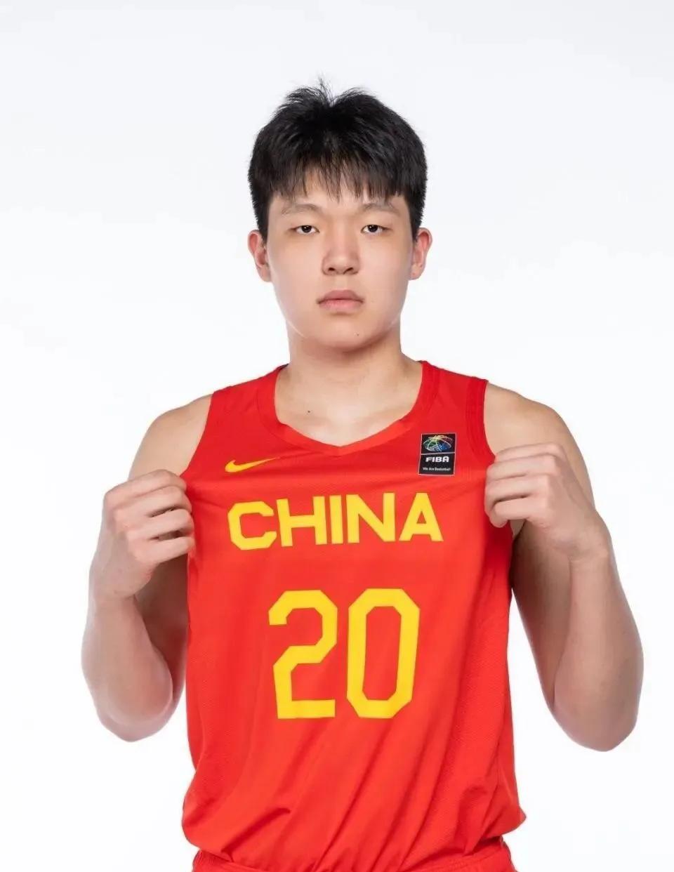 1、哈登接受3000万美元左右均薪重返火箭2、威少底薪加盟火箭，担任替补3、