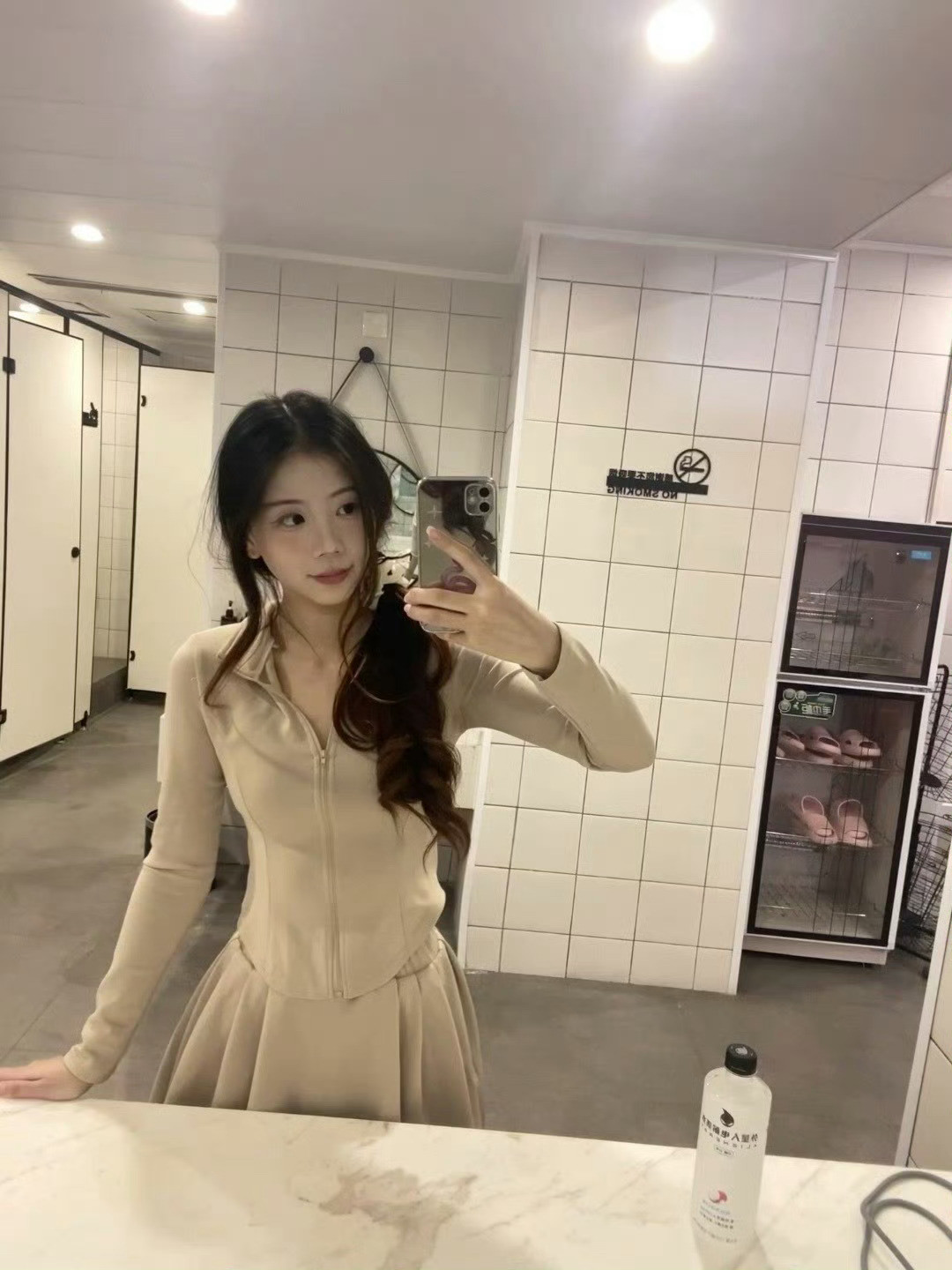 能不能把我的痛经让给自称小女孩的男同​​​
