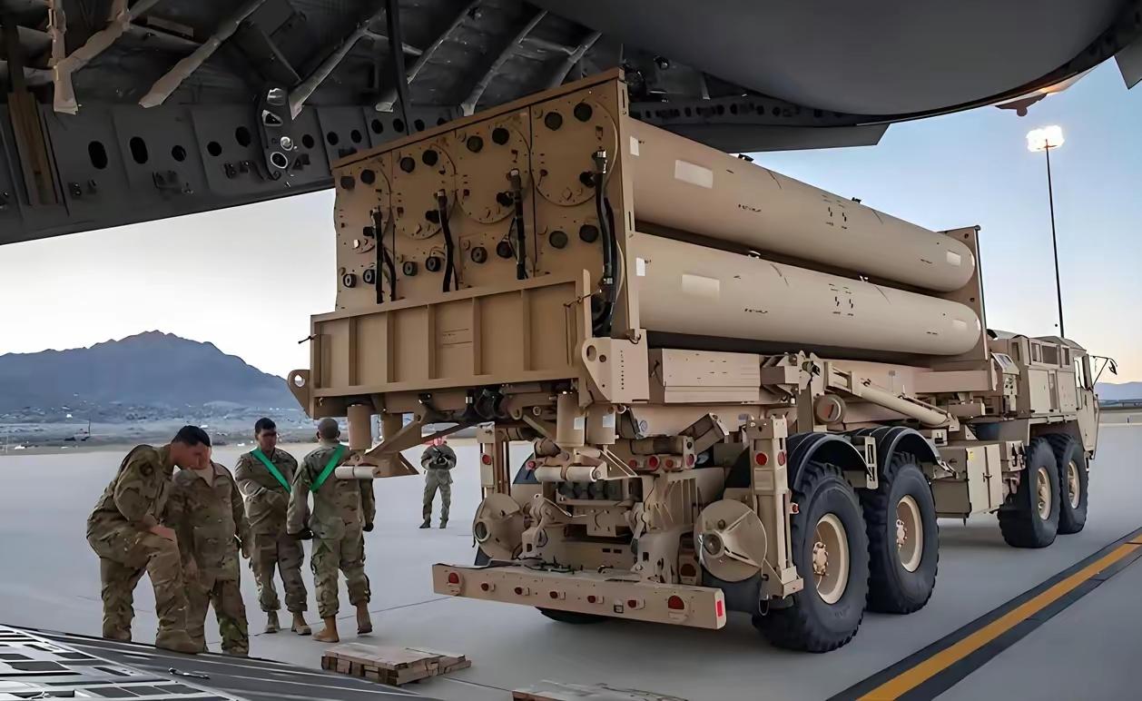 美军这下肉疼了，伊朗宣布，伊朗使用导弹摧毁了美军部署在卡塔尔的远程预警雷达，这套