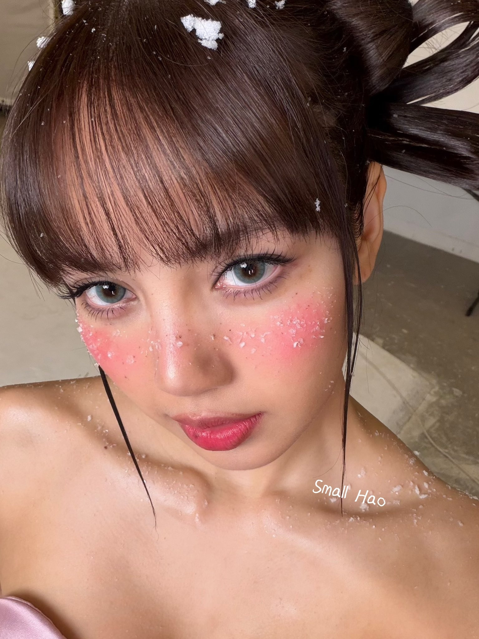 251225Lisa泡泡更新🫧“今天多吃美味的食物并好好享受吧，玩得开心🎄